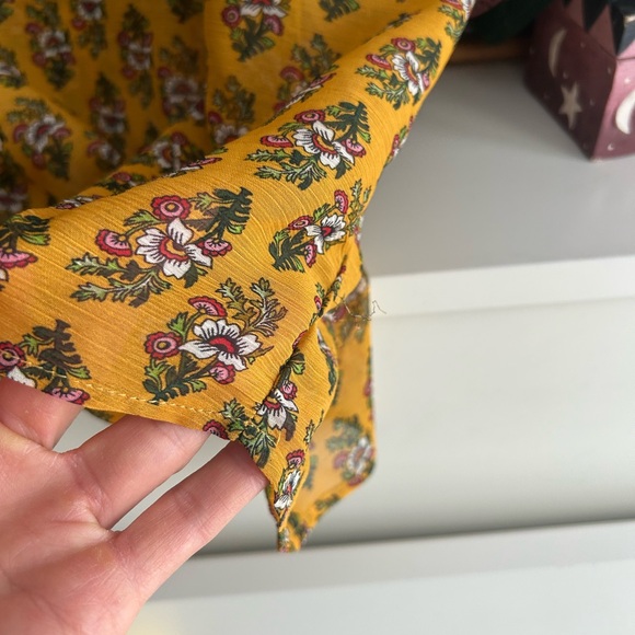 Avenue Floral Yellow Top Plus Size 18-20 - Picture 9 of 13